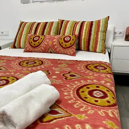 Anka Kurro Bed & Breakfast Rota